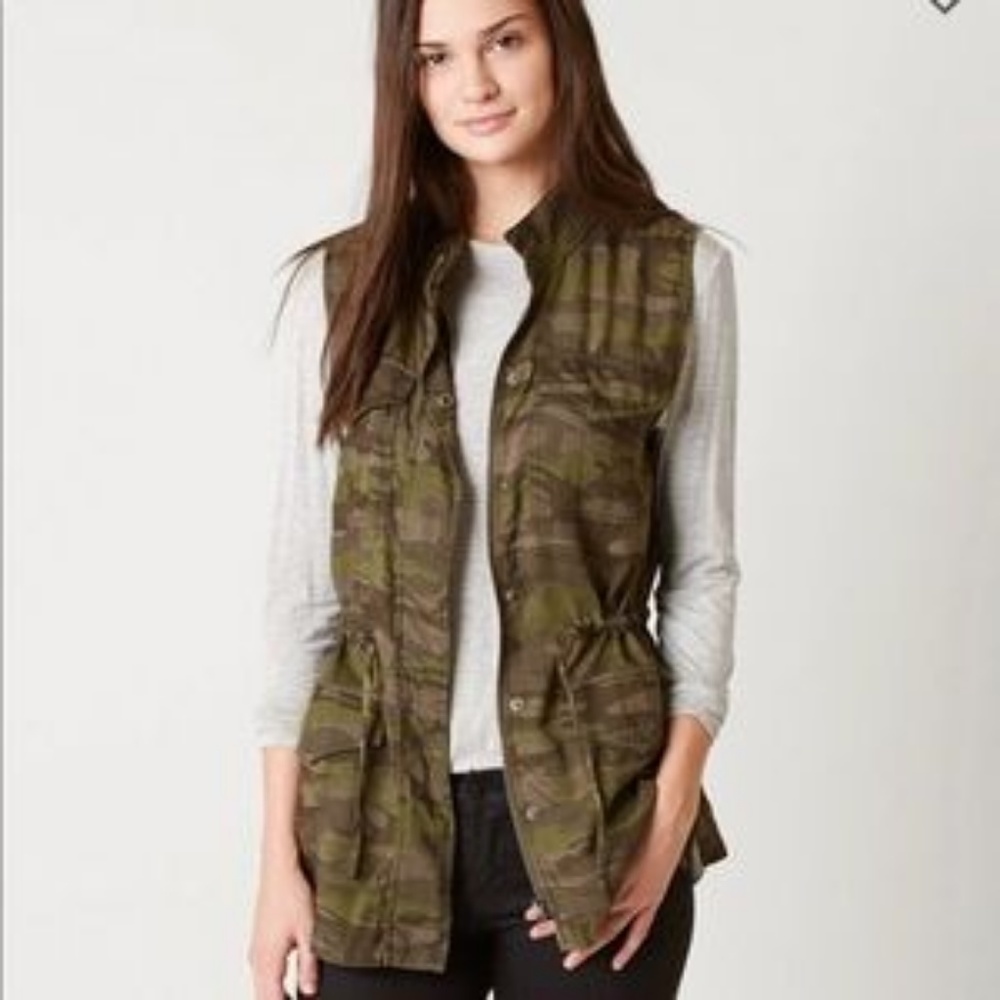 Green Camouflage Vest/Jacket Sz S